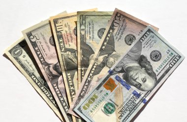 Beyaz Arkaplanlı ABD Doları Banknotları