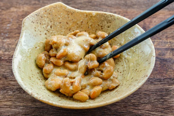 Natto Soja Fermentada Japonesa Mezclada Con Palillos — Foto de Stock
