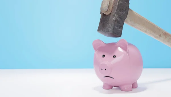Piggybank Being Hit Sledghammer — Stock Photo, Image