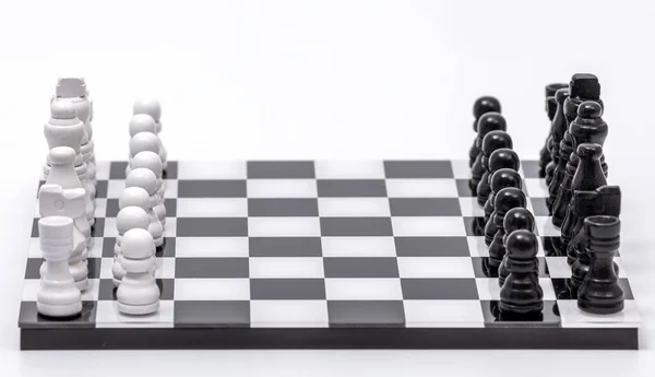 Hra Šachy Proti Bílému Pozadí — Stock fotografie