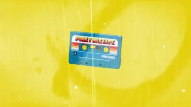 Kameraya doğru hareket eden bir kaset. İçinde 