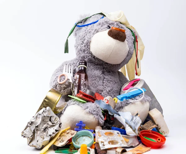 Stop Motion Lixo Plástico Resíduos Cobrindo Urso Pelúcia Bonito Imagem De Stock