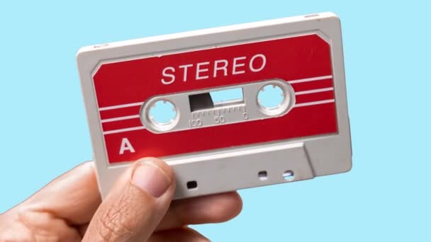 Uma Fita Cassete Retro Com Estéreo Escrito Etiqueta — Vídeo de Stock