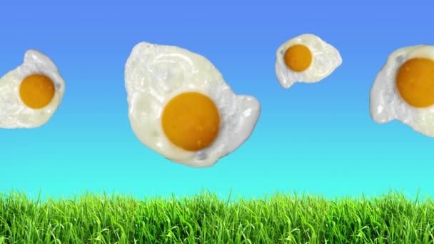 Vídeo Surrealista Con Huevos Fritos Mientras Las Nubes Mueven Través — Vídeo de stock