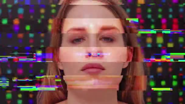Primer Plano Mujer Mirando Cámara Con Tecnología Facial Datos Escaneo — Vídeo de stock