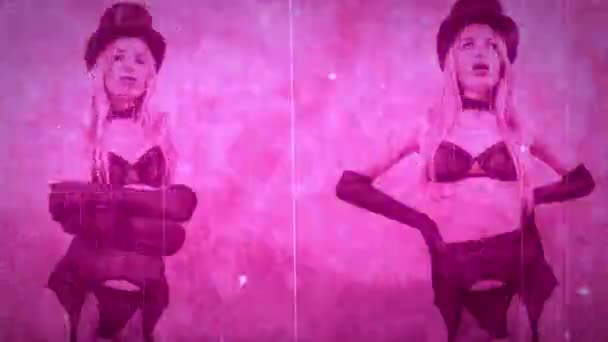 一个穿着内衣裤 头戴黑色礼帽的漂亮女迪斯科舞蹈家 身上闪烁着夸张的电影镜头 — 图库视频影像