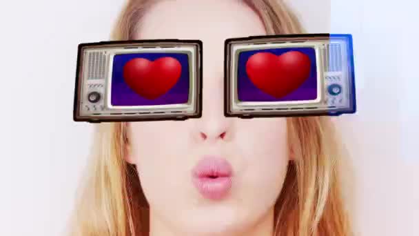 Cara Femenina Con Televisores Como Ojos Con Emojis Del Corazón — Vídeos de Stock