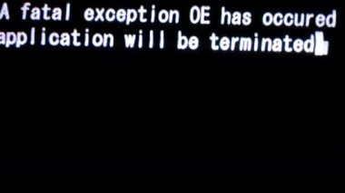 Bilgisayar ekranında ölümcül hata ve veri