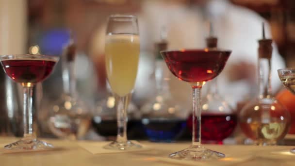 Waiter Makes Drink Classic Cocktail Bar — ストック動画
