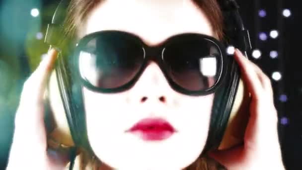 Beautiful Female Vintage Headphones Sunglasses — Stockvideo