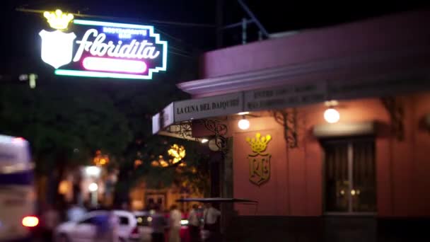 Tilt Shift Timelapse Night Corner Bar Streets Havana Cuba — Vídeo de stock