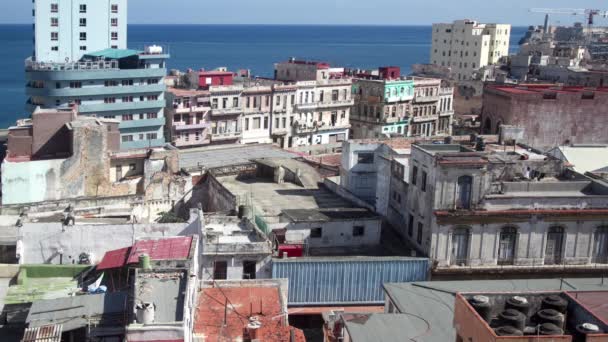 Нахил Зміна Часового Поясу Дивлячись Вниз Вулицю Гавані Куба — стокове відео