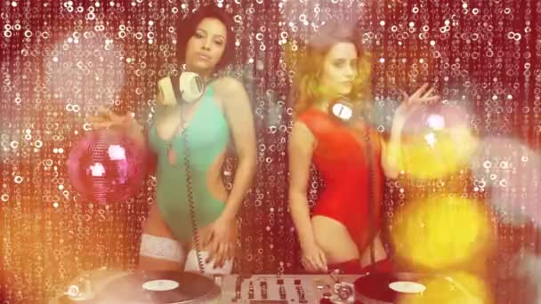 Two Beautiful Disco Women Djing Turntables Useful Fashion Beauty Music — Video