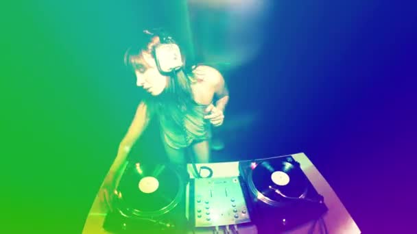 Beautiful Female Playing Turntables — Video Stock