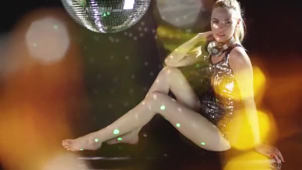 Beautiful Burlesque Woman Dancing Covered Disco Lights — Stock video