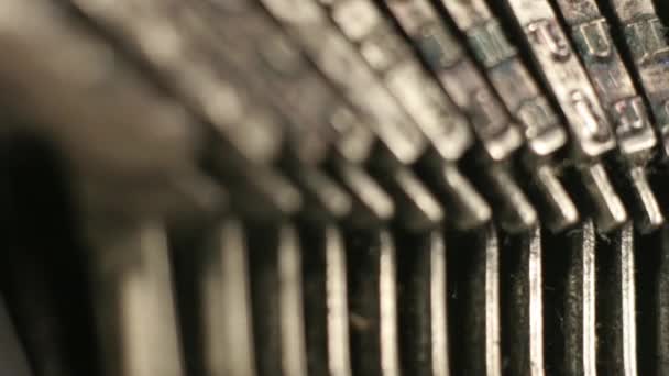 Close Hammers Old Typewriter — Vídeo de Stock