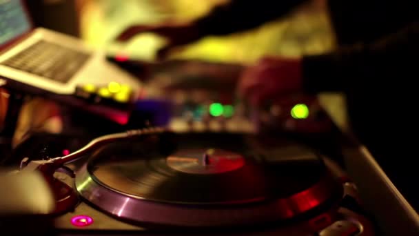 Cool Turntables Performing Bar — Stock Video
