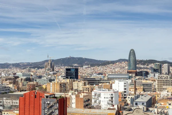Barcelonas Skyline Von Einem Einzigartigen Aussichtspunkt Aus Aufgenommen lizenzfreie Stockfotos