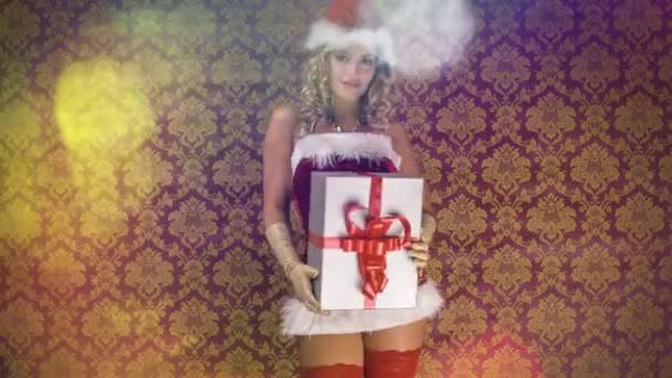 Vrouw Danst Schattig Kerstman Kostuum Voor Kerst Tijd Disco Shoot — Stockvideo