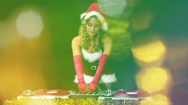 Beautiful Mrs Santa Claus Djing Dancing Party — Stock Video