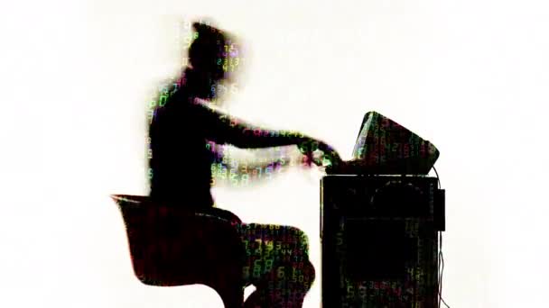 Jovem Trabalhando Acelerou Computador Vintage Sombra — Vídeo de Stock
