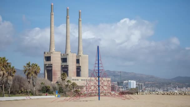 Сроки Строительства Пляжа Электростанции Барселоне — стоковое видео