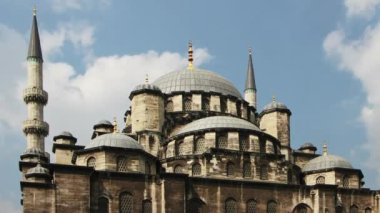 İstanbul 'daki yeni cami camiinin zamanı, hindi