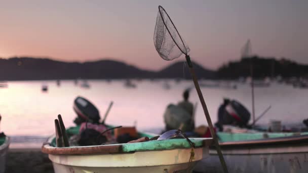 Pescadores Que Chegam Amanhecer Zihuatanejo Com Suas Capturas Para Vender — Vídeo de Stock