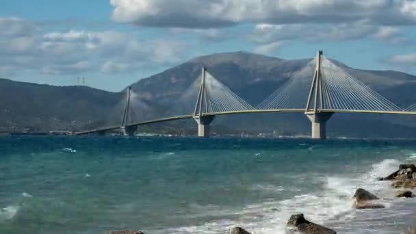 穿过靠近Patras Greece的科林斯湾的Rio Antirio桥的时间 — 图库视频影像