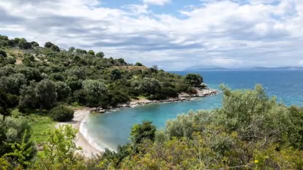 Θέα Μιας Μικρής Όμορφης Παραλίας Στην Ελλάδα — Αρχείο Βίντεο