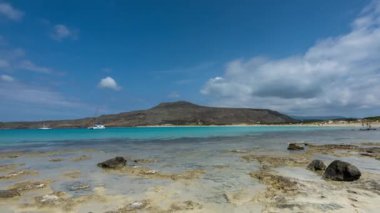 Elafonisos Adası 'ndaki göz kamaştırıcı Sims Plajı