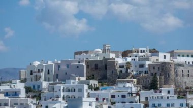 Naxos Greece 'deki güzel naxos kasabasının zamanı.