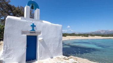 Yunanistan 'da Alyko plajının yanındaki Yunan şapeli