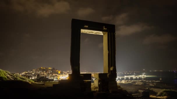 Ναός Του Απόλλωνα Πορτάρα Στο Νάξος Ελλάδα Νύχτα — Αρχείο Βίντεο