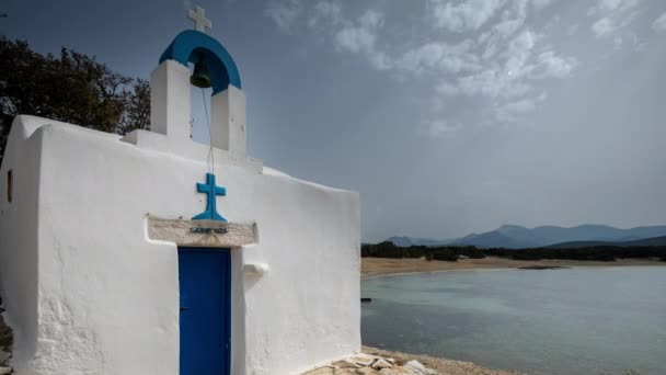 Греческая Часовня Рядом Пляжем Аликко Наксосской Греции — стоковое видео