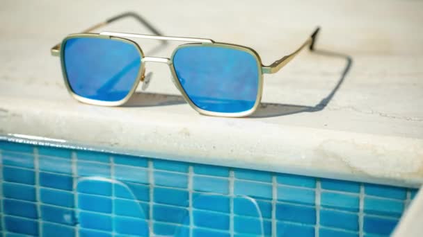 Mirrored Sunglasses Side Swimming Pool — Stock Video
