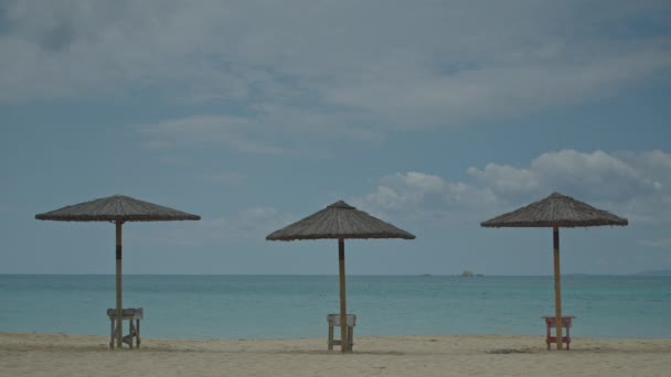 Timelapse Stunning Maragkas Beach Naxos Island Greece Sun Umbrellas — Stock Video