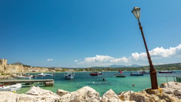 Barche Nel Porto Metoni Grecia Con Agnello Piegato — Video Stock