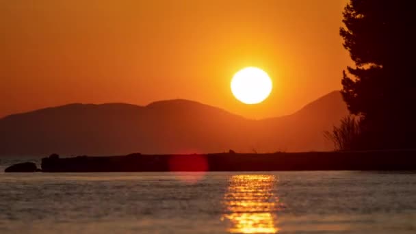 Tiro Bela Praia Costa Grécia Pôr Sol — Vídeo de Stock