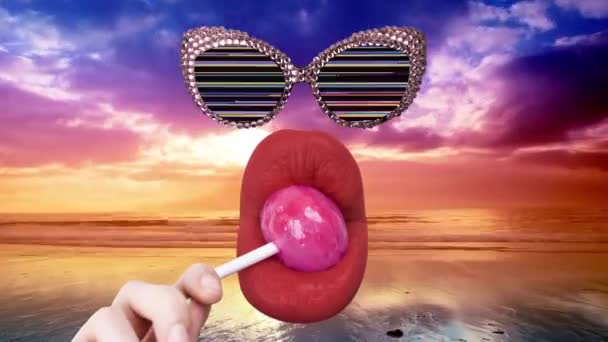 Ausgeschnittene Weibliche Lippen Saugen Einem Lutscher Mit Hand Und Sonnenbrille — Stockvideo