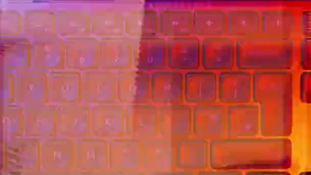 Tastiera Del Computer Elegante Con Illuminazione Colorata Brillante — Video Stock