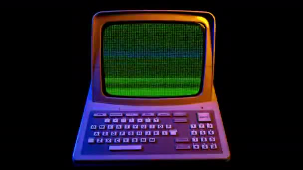 Ekranda Veri Renkli Işıklandırmalı Klasik Bilgisayar Sistemi — Stok video