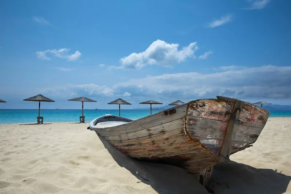 Spiaggia Maragkas Naxos Isola Grecia Con Ombrelloni Foto Stock Royalty Free