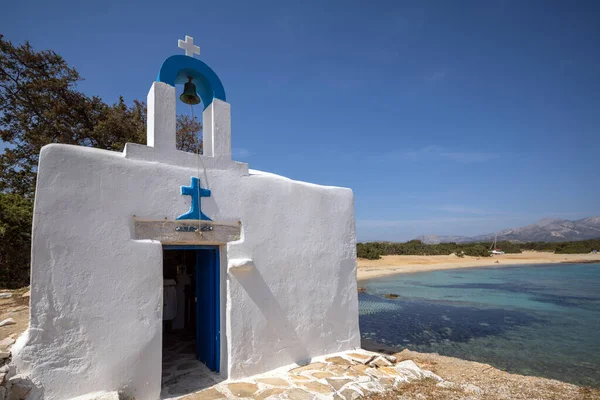 Capela Grega Lado Praia Alyko Grécia Naxos Fotos De Bancos De Imagens