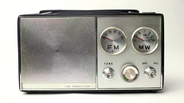 旧复古收音机的特写 — 图库视频影像