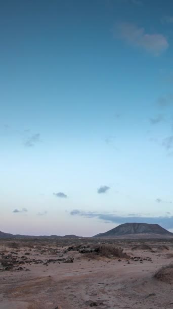 Хронология Облаков Над Пустыней Национальный Парк Тиманфайя Лансароте Вертикальном Положении — стоковое видео