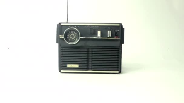一个小的老式无线电停止运动 — 图库视频影像