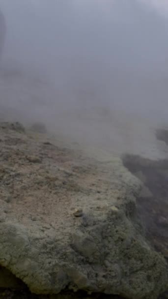 Wyspa Wulkan Wybrzeży Sycylii Włochy Wulkan Stałe Opary Siarki Strzał — Wideo stockowe