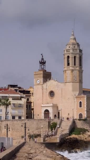 Sea Wall Harbour Church Buildings Sitges Spain Vertical — Stock Video
