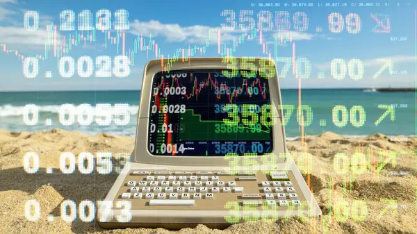 Ретро Компьютер Пляже Складами Торговыми Данными Кодом Экране Лицензионные Стоковые Изображения